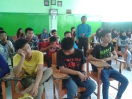 Training Hypnolearning SMK Mutiara Ilmu Makassar